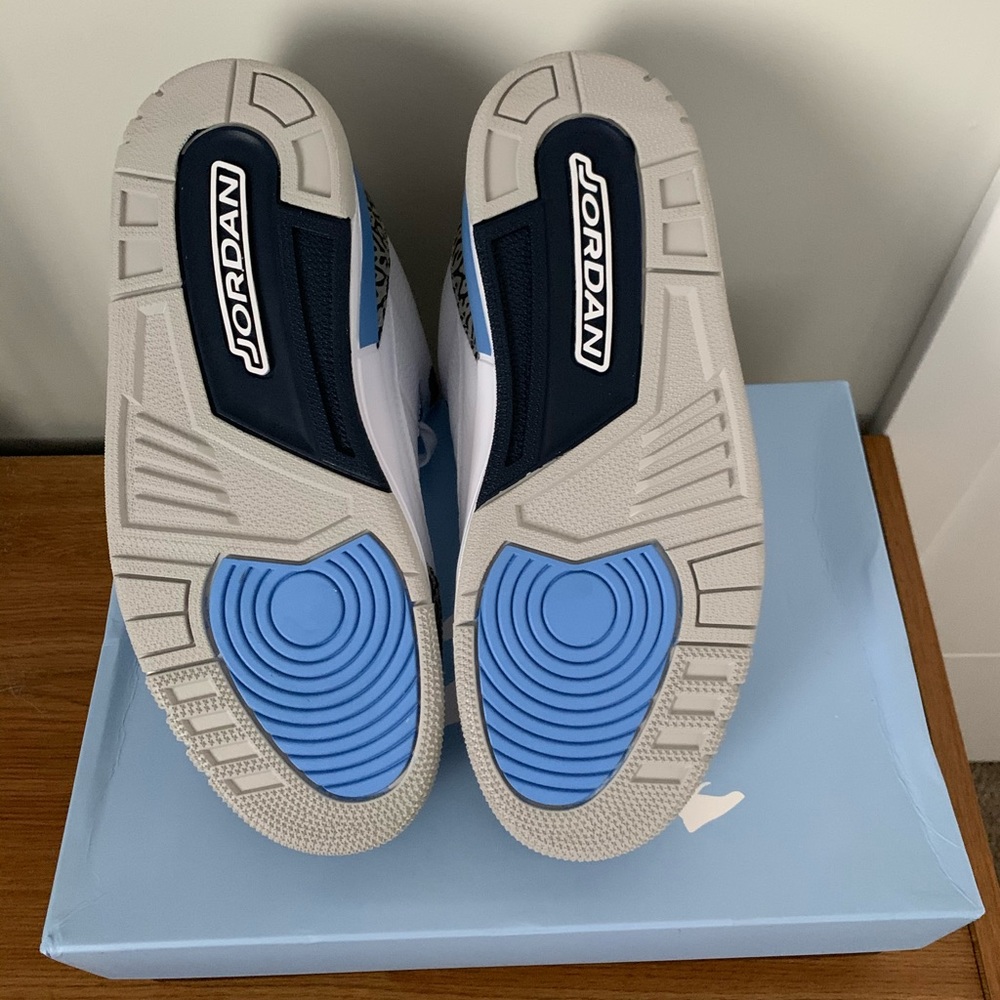 Jordan 3s unc - Picture 3 of 5